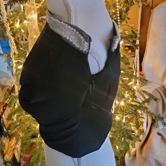 New Showpo Revolve HALTER pearl NECKLINE Keyhole TOP IN BLACK sz XS ruched - Picture 10 of 13